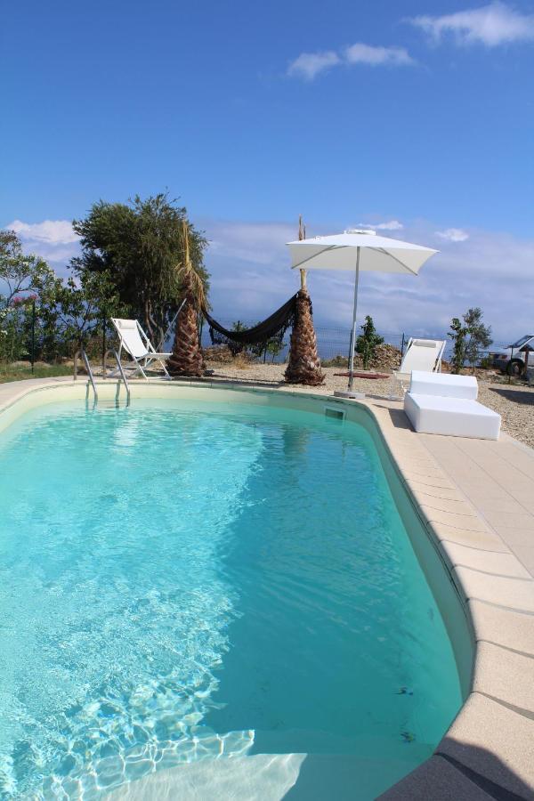 Villa Clicla - Pool, Sea,Hommock Swing And Laziness 임페리아 외부 사진